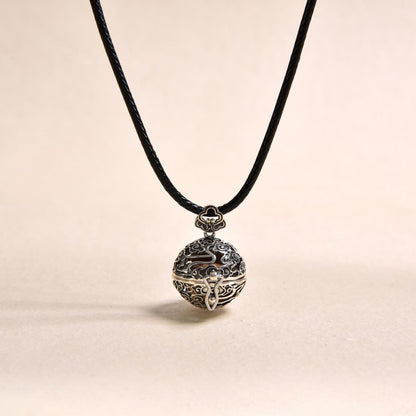 Luck - enhancing Hollow - carved Pendant with Auspicious Cloud Pattern (with 2 Incense Balls as a Gift)